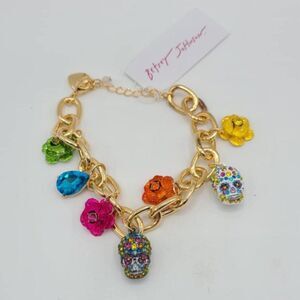 Betsey Johnson Gold tone Sugar Skull Charm Bracelet NWT! NEW!